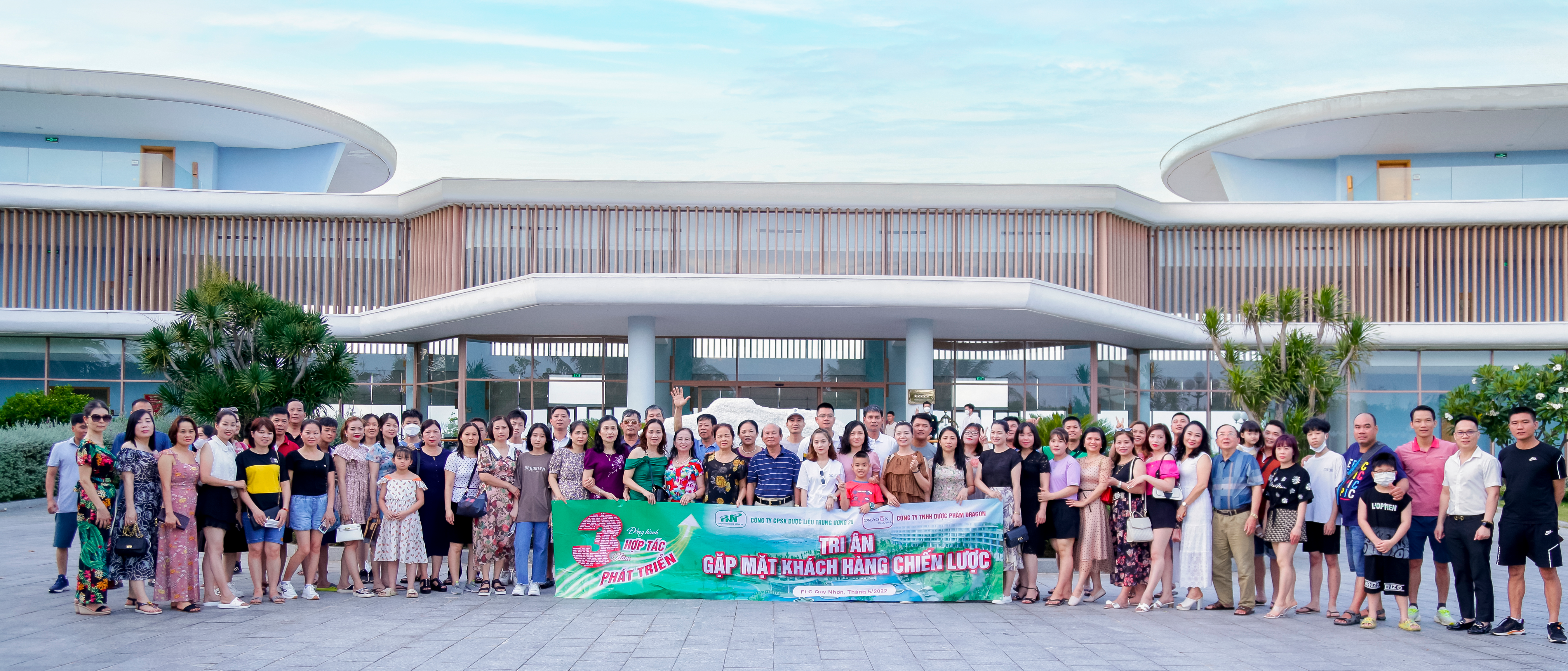 Nh&agrave; m&aacute;y Dược Liệu TW28 c&ugrave;ng Dược phẩm Dragon tri &acirc;n kh&aacute;ch h&agrave;ng chiến lược năm 2022