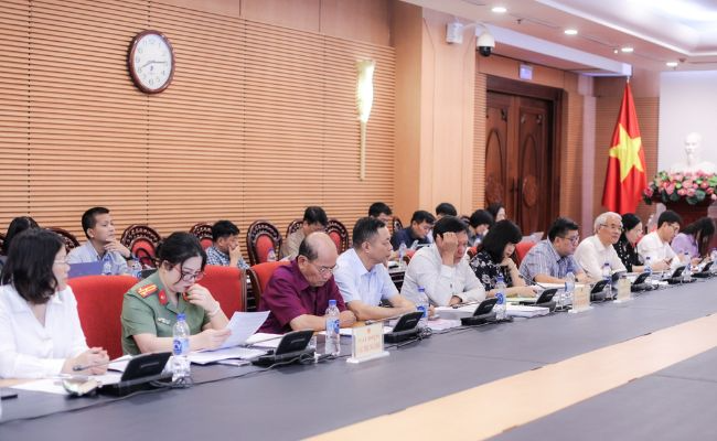 Phi&ecirc;n họp thẩm tra sơ bộ dự &aacute;n Luật sửa đổi, bổ sung một số điều của Luật Dược