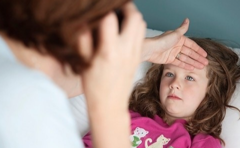 B&ugrave; nước v&agrave; điện giải trong điều trị ti&ecirc;u chảy cấp ở trẻ em trong m&ugrave;a h&egrave;