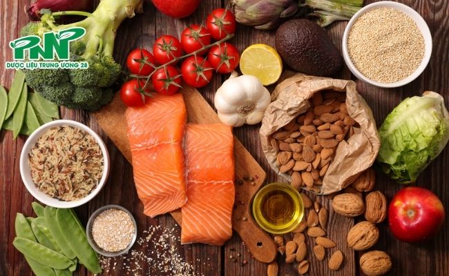 Thực phẩm cho bữa ăn cần đảm bảo đa dạng, đủ chất