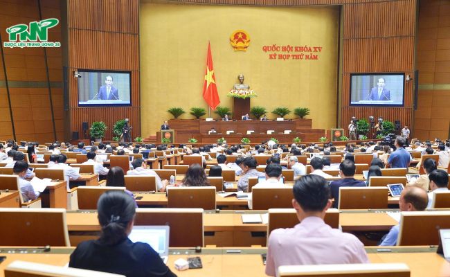 Kỳ họp 8 thông qua 12 dự án luật