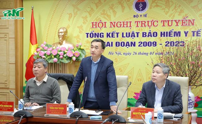 Thứ trưởng Bộ Y tế Trần Văn Thuấn phát biểu tại Hội nghị